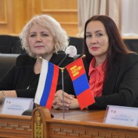 БАГШ, СУРАГЧ СОЛИЛЦООНЫ ХӨТӨЛБӨР ХЭРЭГЖИЖ БАЙНА